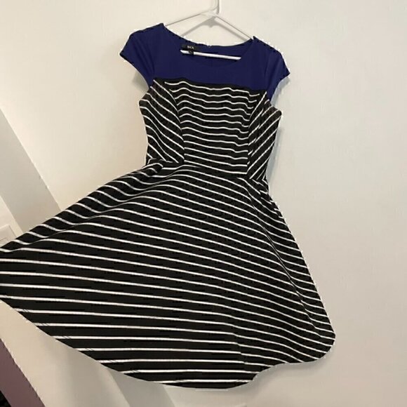 BCX Black White Indigo Colorblock Striped Cap Sleeve Fit & Flare Dress JUNIORS 7 - Picture 6 of 14